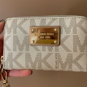 Micheal Kors Wristlet